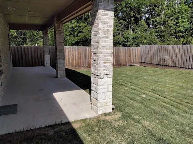 901 E Jefferson St, Van Alstyne, TX 75495 - view of yard featuring a patio