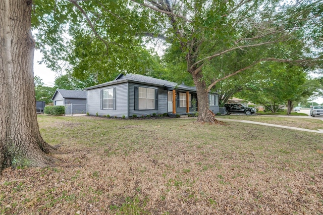 3524 Swan St, Haltom City, TX 76117 - ranch-style house featuring a front yard