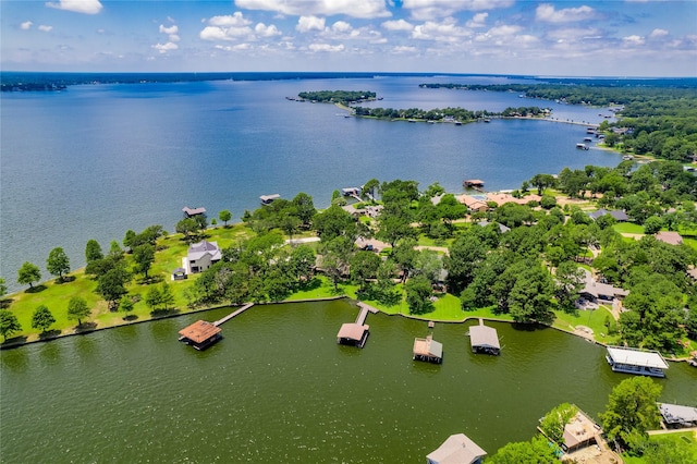 188 Enchanted Dr, Enchanted Oaks, TX 75156 - aerial view of a large body of water