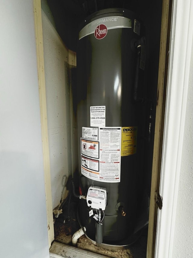 1001 Schrade Trl, Mesquite, TX 75181 - utilities featuring water heater