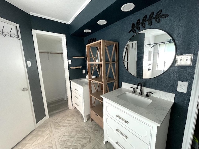 22 Buttercup Cir, Waco, TX 76708 - full bathroom with vanity, crown molding, and a spacious closet
