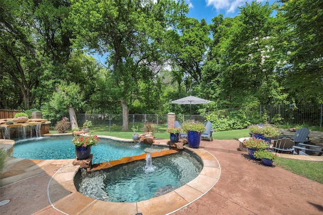 5312 Timber Park Dr, Flower Mound, TX 75028 - view of swimming pool with a fenced backyard, a patio, and a pool with connected hot tub