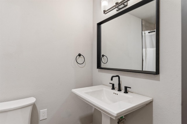 1327 Whispering Springs Dr, Tool, TX 75143 - bathroom featuring toilet