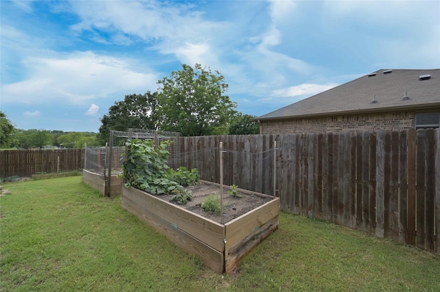 606 Brandt St, Grandview, TX 76050 - view of yard with a garden