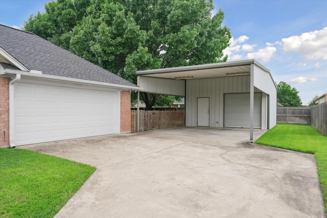 221 Country View Ln, Crandall, TX 75114 - garage featuring a garage and driveway