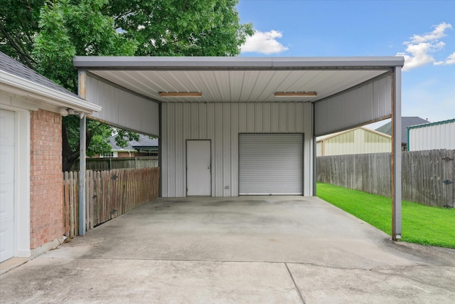221 Country View Ln, Crandall, TX 75114 - garage with a detached garage