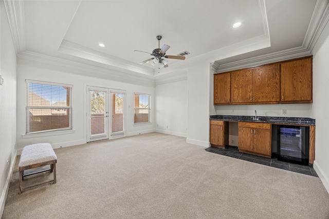 3413 De Vinci Dr, Plano, TX 75074 - indoor bar featuring beverage cooler, carpet, a raised ceiling, baseboards, and a ceiling fan