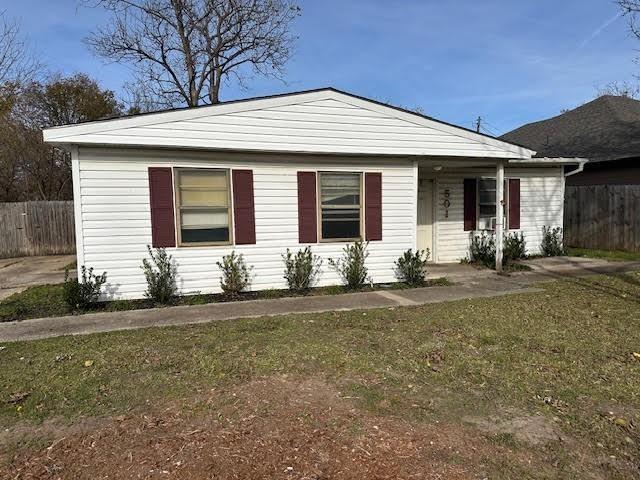 501 Crest Hill Dr, Mesquite, TX 75149 - view of front of house