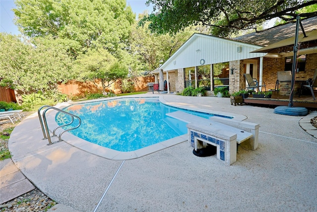 312 W Pleasantview Dr, Hurst, TX 76054 - view of swimming pool featuring a patio, a fenced backyard, and a diving board