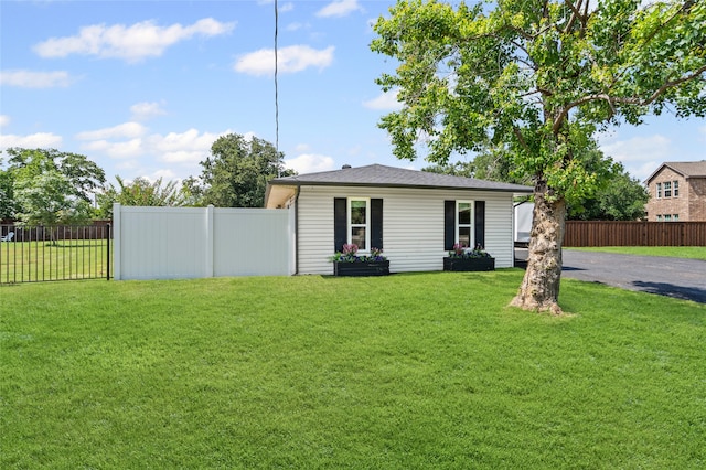 1418 Lakeshore Blvd, Oak Point, TX 75068 - view of front facade featuring driveway