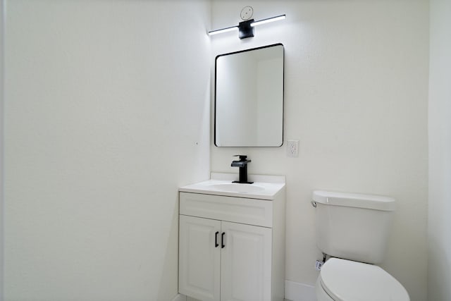 6625 Bridges Ave, Richland Hills, TX 76118 - bathroom with vanity and toilet