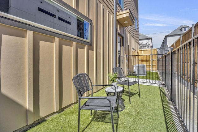 5806 Bryan Pkwy Unit 4, Dallas, TX 75206 - view of balcony