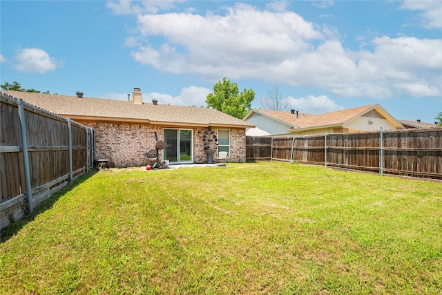 1654 Clarendon Dr, Lewisville, TX 75067 - view of yard