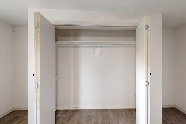 409 Fleming Dr, Hurst, TX 76053 - view of closet