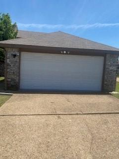 724 Champion Ct, Garland, TX 75043 - view of garage