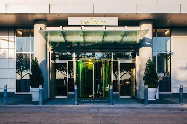 2200 Victory Ave Unit 701, Dallas, TX 75219 - view of exterior entry