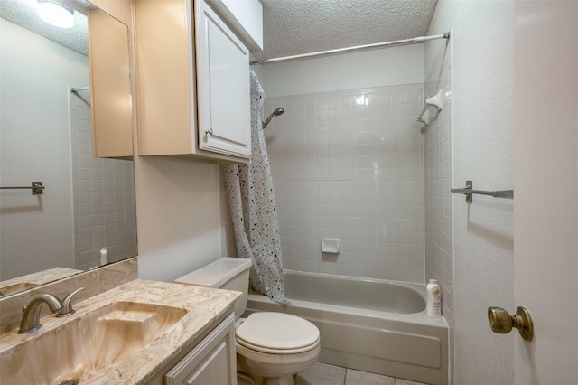 1301 Memory Ln Unit 4920, Arlington, TX 76011 - bathroom with a textured ceiling, vanity, shower / bath combination with curtain, toilet, and tile patterned floors