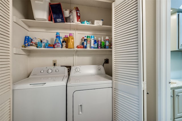 1301 Memory Ln Unit 4920, Arlington, TX 76011 - laundry room with washer and clothes dryer