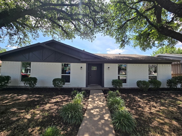 526 Doral Pl, Garland, TX 75043 - ranch-style home with brick siding
