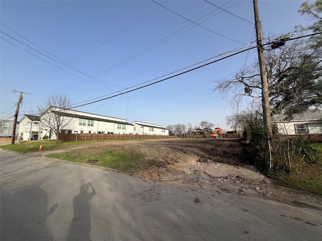2102 Shea Rd, Dallas, TX 75235