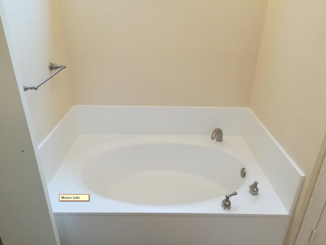 1211 Oriental Ave, Arlington, TX 76011 - bathroom featuring a bath