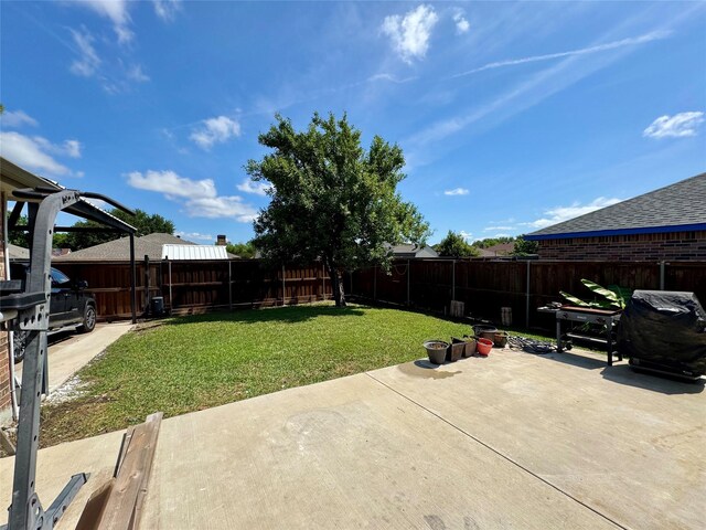629 Yosemite Trl, Mesquite, TX 75149 - view of yard featuring a patio area