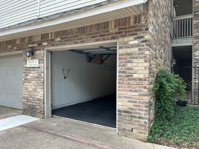 7340 Skillman St Unit 1113, Dallas, TX 75231 - view of garage