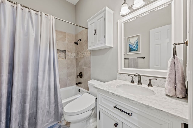 220 Sunray Ln, Sunnyvale, TX 75182 - bathroom with vanity, toilet, and shower / tub combo