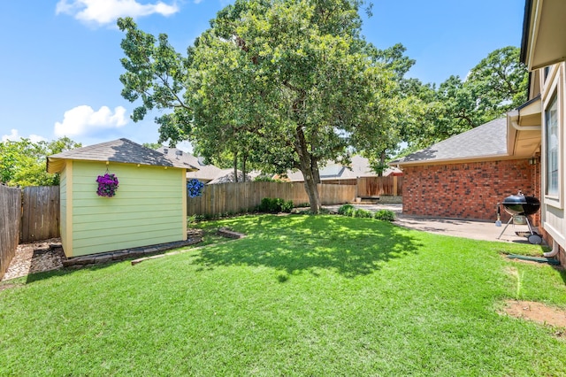 3907 Meadow Dr, Grapevine, TX 76051 - view of yard with a patio area