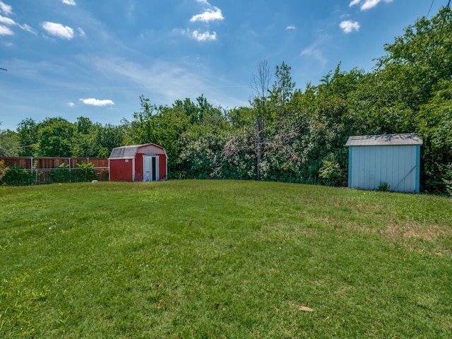 2504 W Rochelle Rd, Irving, TX 75062 - view of yard