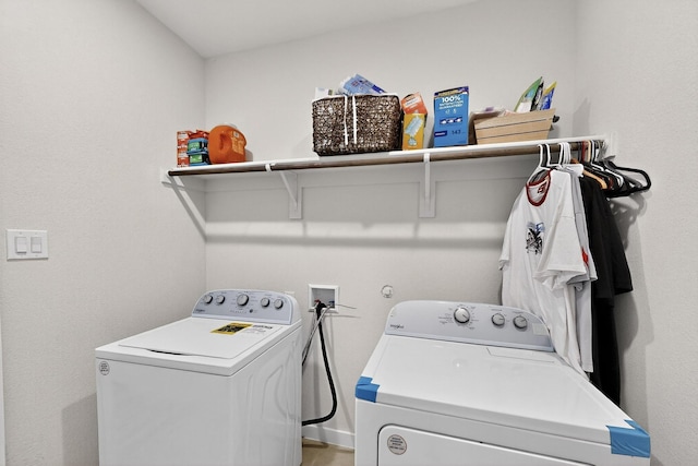 403 Pendant Dr, Royse City, TX 75189 - laundry room with washer and clothes dryer and baseboards