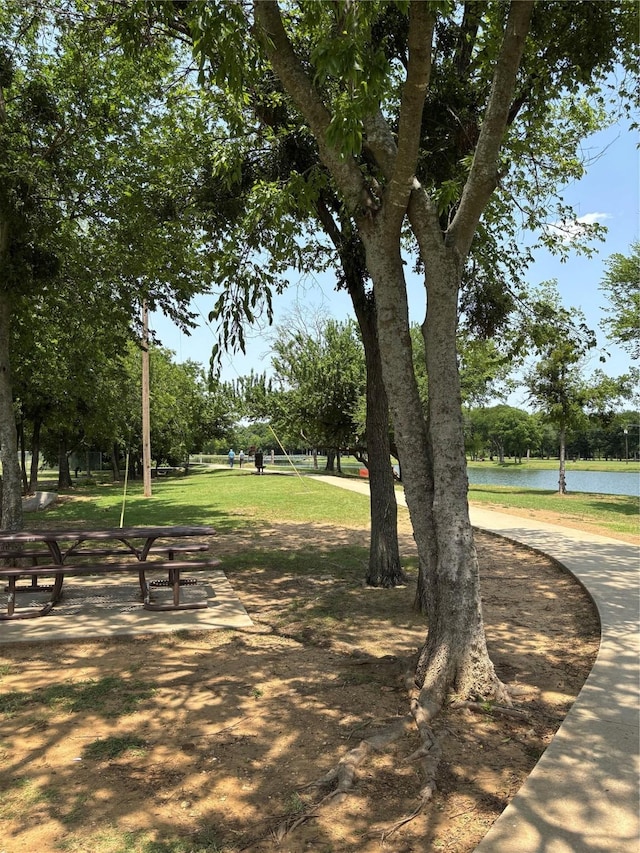 621 Lynnewood Ave, Burleson, TX 76028 - view of home's community featuring a water view and a yard