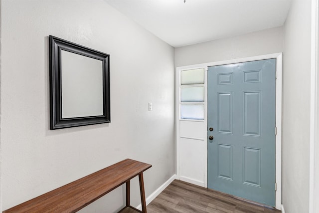 2808 Wren Ave, Fort Worth, TX 76133 - foyer entrance with wood finished floors and baseboards