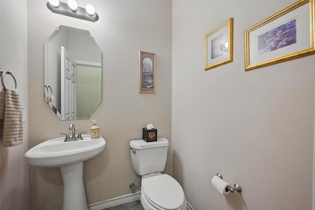 14708 Myrtle Beach Ln, Frisco, TX 75035 - half bath with toilet