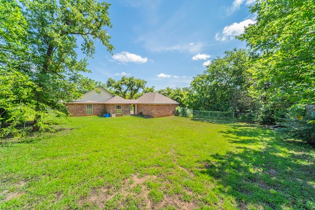 809 W Ball St, Weatherford, TX 76086 - view of yard