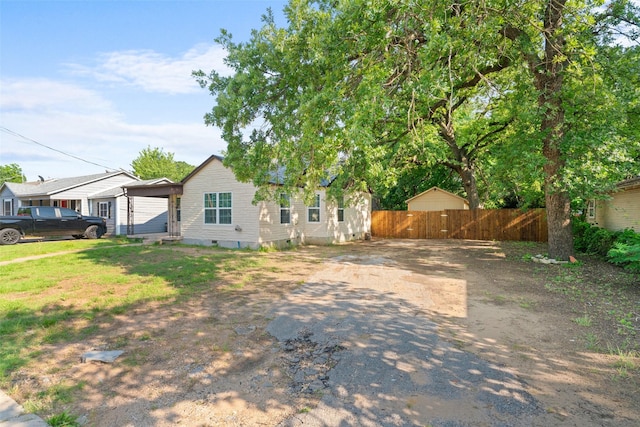 4106 Wheeler St, Fort Worth, TX 76117 - view of front facade featuring dirt driveway and crawl space