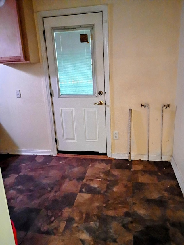 4330 Wabash Ave, Fort Worth, TX 76133 - doorway with baseboards