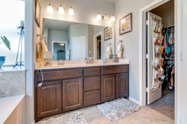 11520 Starlight Ranch Trl, Fort Worth, TX 76052 - full bath with double vanity and a spacious closet