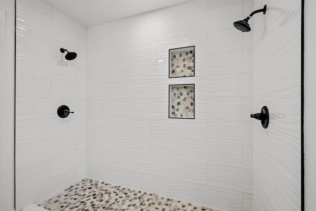 11832 Cromwell Dr, Dallas, TX 75234 - full bath featuring a tile shower