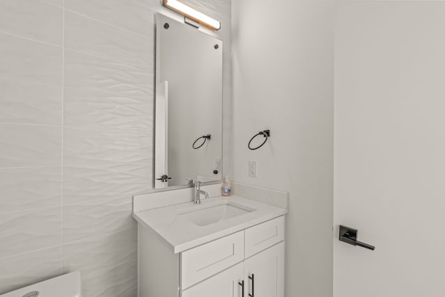 908 Muncie Ave, Dallas, TX 75212 - bathroom with vanity and toilet