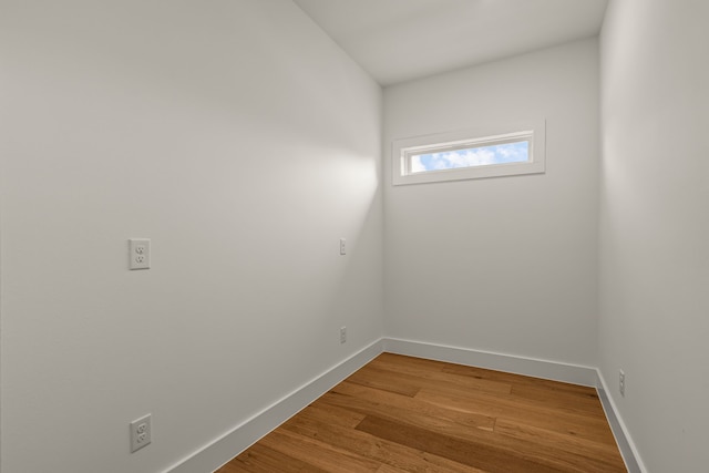908 Muncie Ave, Dallas, TX 75212 - spare room featuring light wood-style flooring and baseboards