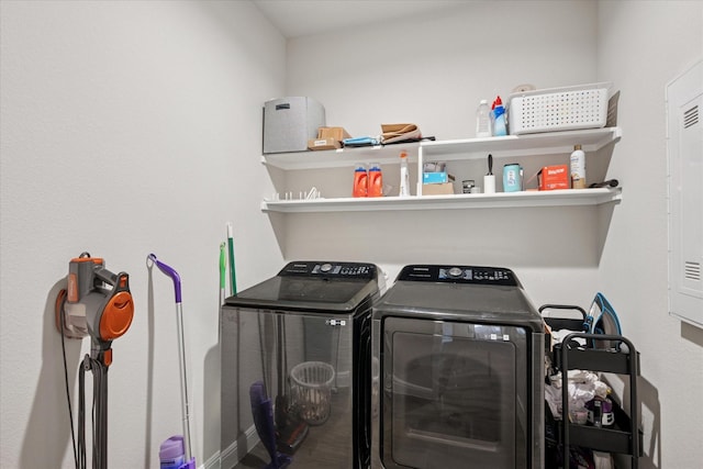 517 Big Horn Pass, Denton, TX 76210 - laundry area with washing machine and clothes dryer and baseboards