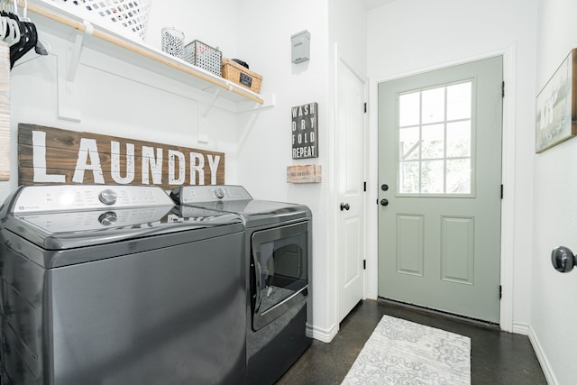 13530 Hiram Rd, Wills Point, TX 75169 - laundry area with washer and dryer and baseboards