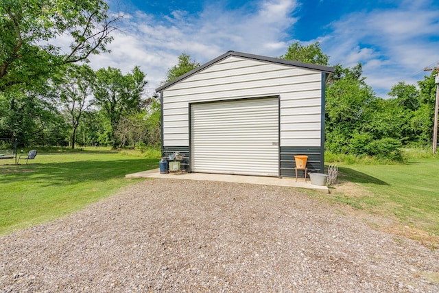 13530 Hiram Rd, Wills Point, TX 75169 - detached garage with driveway
