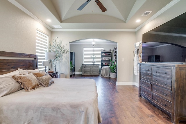 3201 Steamers Ct, Granbury, TX 76049 - bedroom featuring arched walkways, wood finished floors, crown molding, ceiling fan, and baseboards