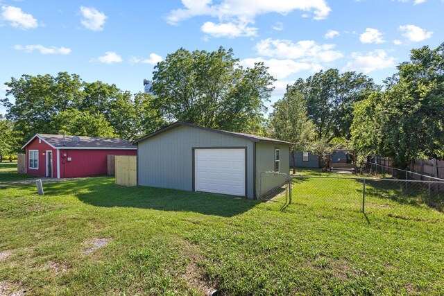 611 S Magnolia St, Pottsboro, TX 75076 - view of detached garage