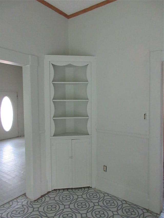 1203 Sewanee Dr, Marlin, TX 76661 - empty room featuring ornamental molding
