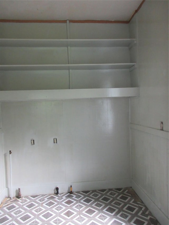 1203 Sewanee Dr, Marlin, TX 76661 - unfurnished room with tile patterned floors