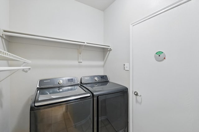 1900 Cassandra Ct, Fort Worth, TX 76131 - laundry area with washing machine and dryer