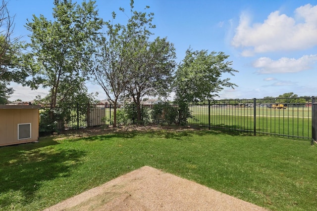 1900 Cassandra Ct, Fort Worth, TX 76131 - view of yard